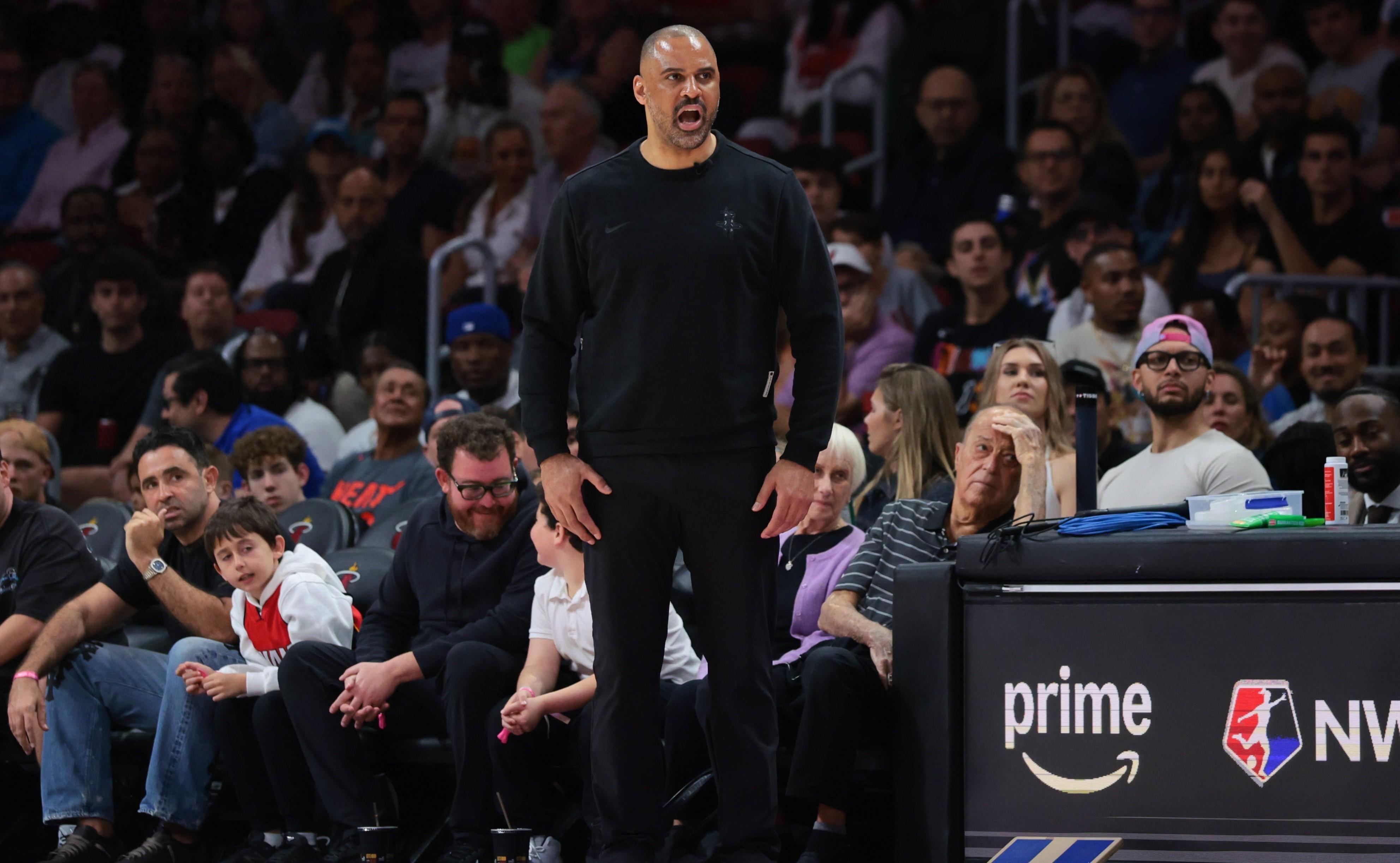 V体育中心-火箭1喜讯2不利！乌度卡被冤枉？申京1数据骤降，阿杜被啃老坐实