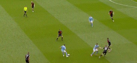 V体育公司-【英超】德布劳内传射 阿圭罗2球 曼城5比0胜埃弗顿